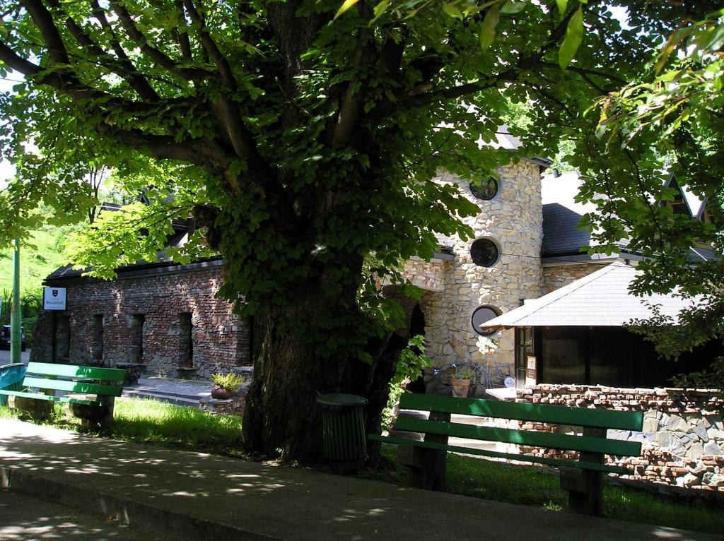 טארנאו Hotel Podzamcze מראה חיצוני תמונה