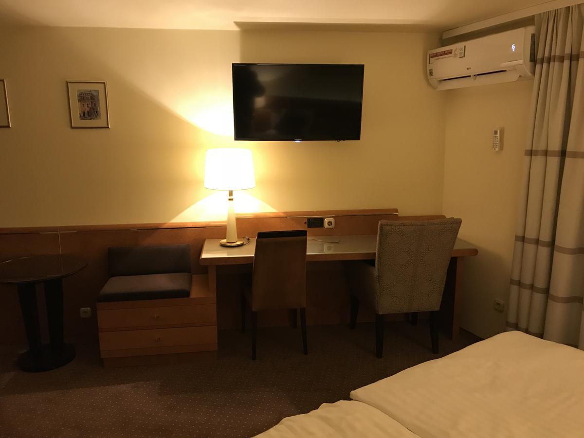 טארנאו Hotel Podzamcze מראה חיצוני תמונה