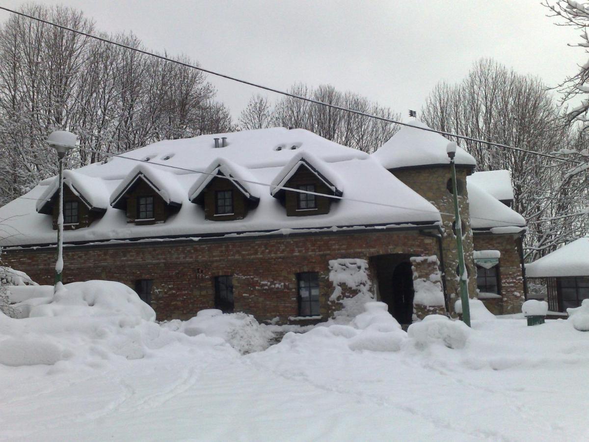טארנאו Hotel Podzamcze מראה חיצוני תמונה